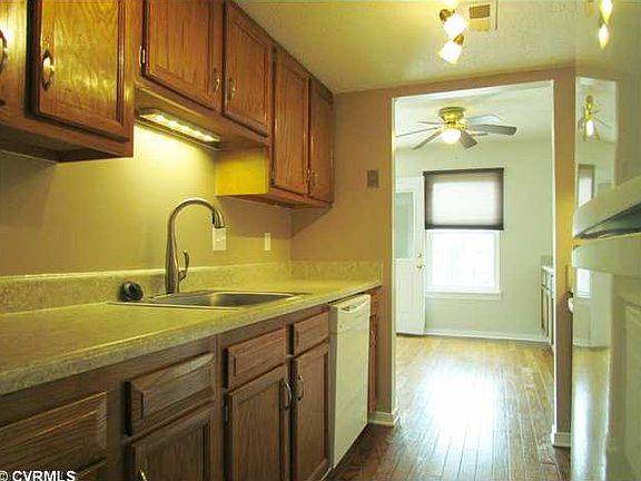 4th image of 9521 Kimberly Lynn Cir #9521