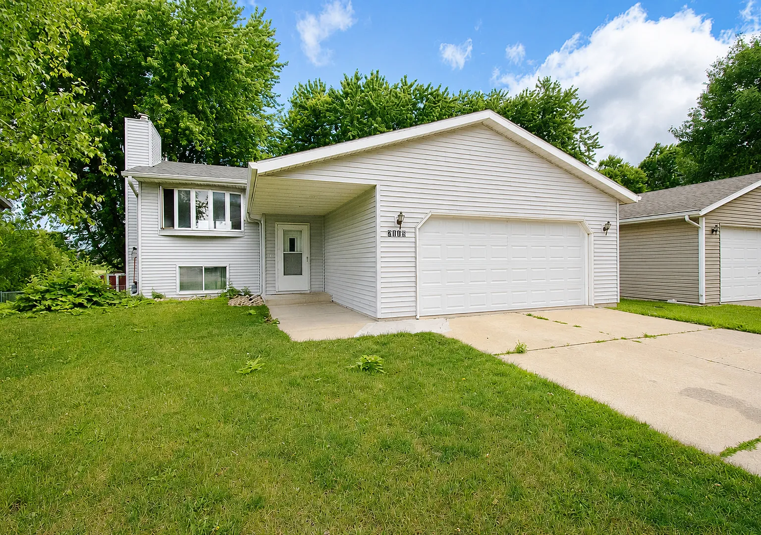 Updated 4br home with private backyard! — Photo 1