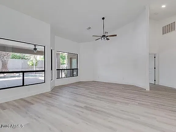 5910 E Woodridge Dr — Photo 4