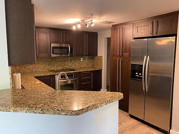 5th image of 118 Zamora Ave APT 203