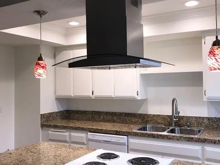 ROLLING HILLS MANOR APTS — Photo 8
