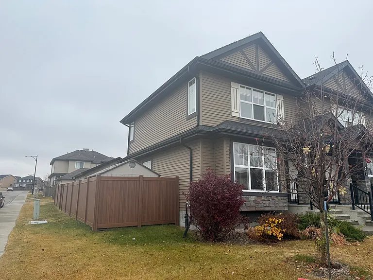 1057 Watt Promenade SW — Photo 2