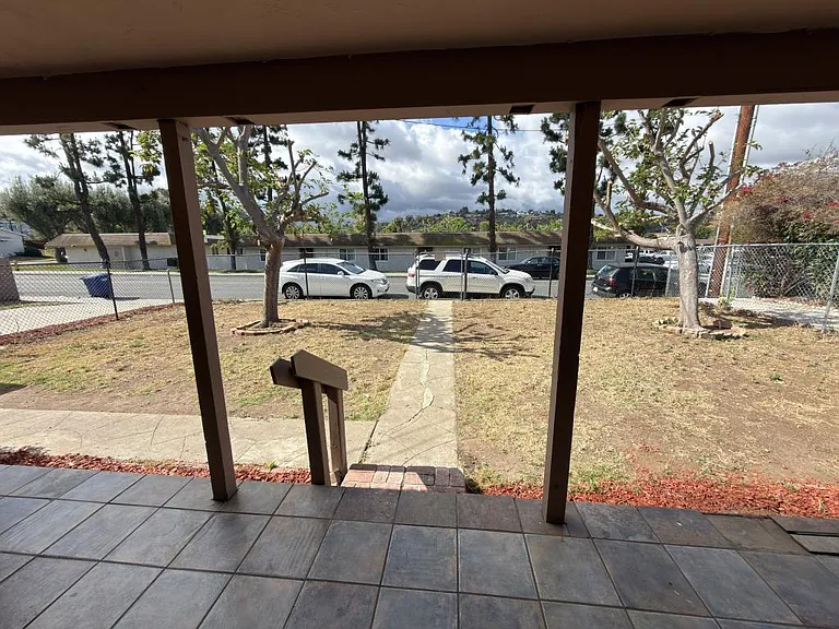 986 Merritt Dr — Photo 19