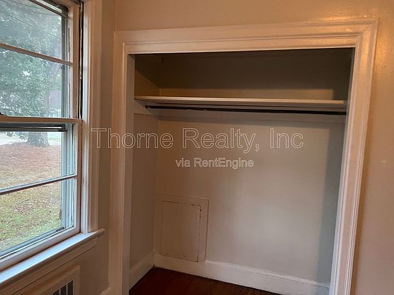 5th image of 422 N Mercer St