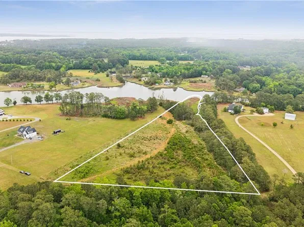 67AC Oyster Haven Ln, Hayes, VA 23072