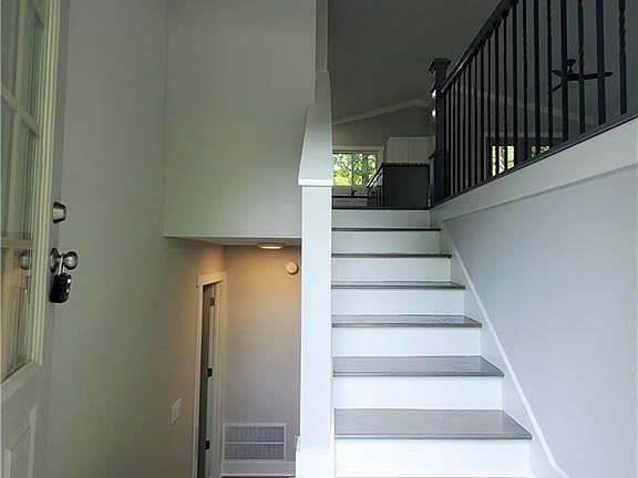 4th image of 1667 Grey Fox Ct