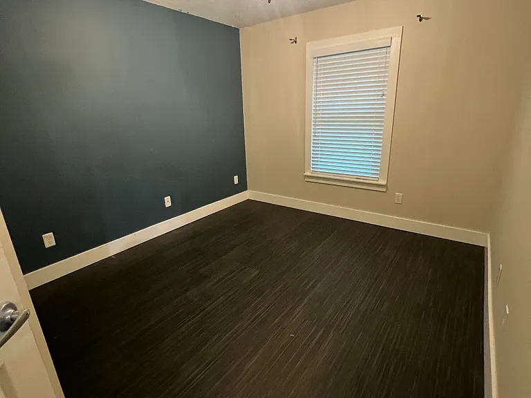 1115 Main St — Photo 13