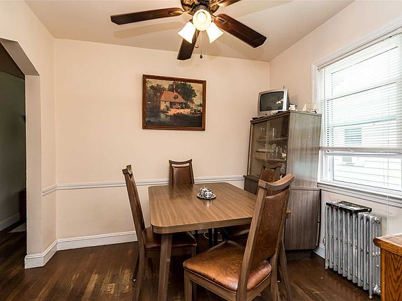 4th image of 377 Oak Pl