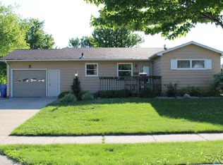 1408 S Bruce Rd, Sioux Falls, SD 57105