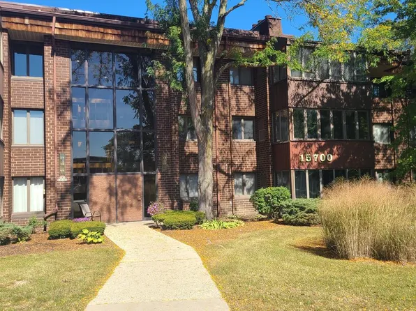 N85W15700 Ridge ROAD #306, Menomonee Falls, WI 53051