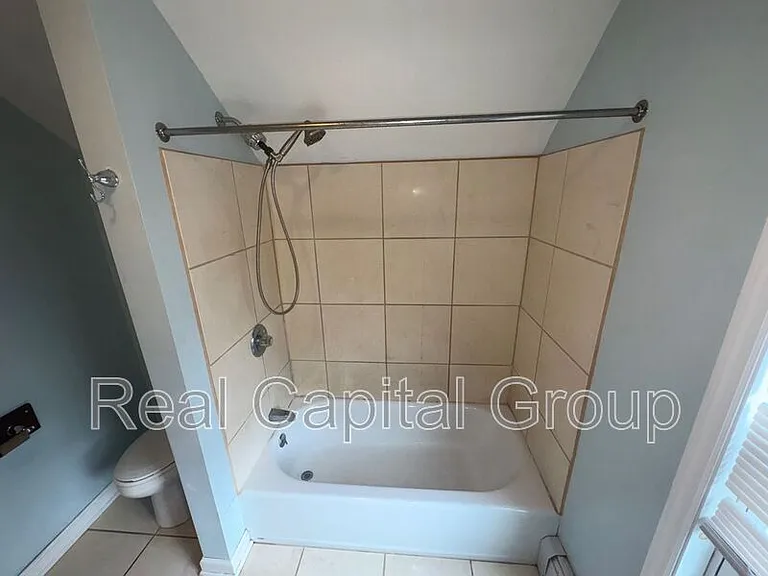 376 Kenwood Ave — Photo 31