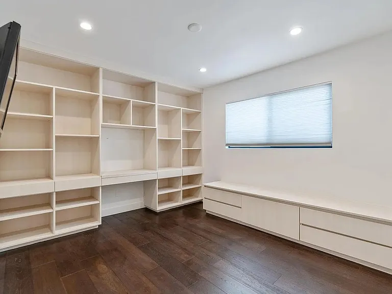 13940 Bermax Ave — Photo 49