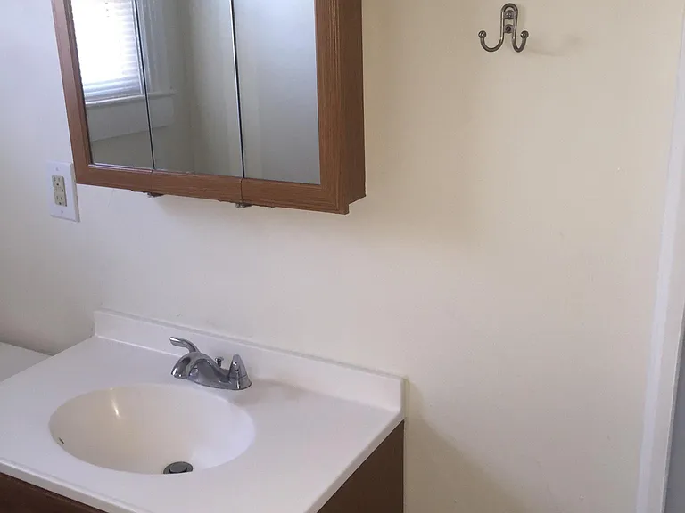 425 Virginia Ave — Photo 7