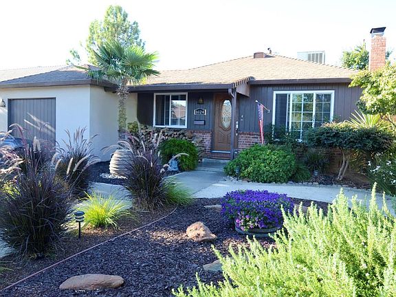 2nd image of 1624 Mariposa Way
