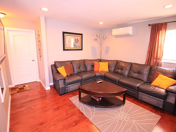 3rd image of 3496 Wiedner Ave