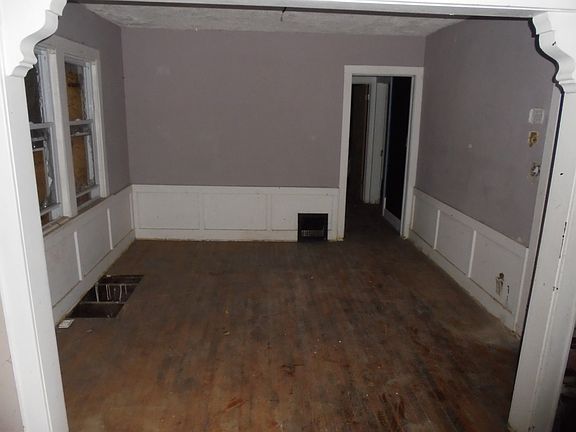 5th image of 2600 Denver Ave