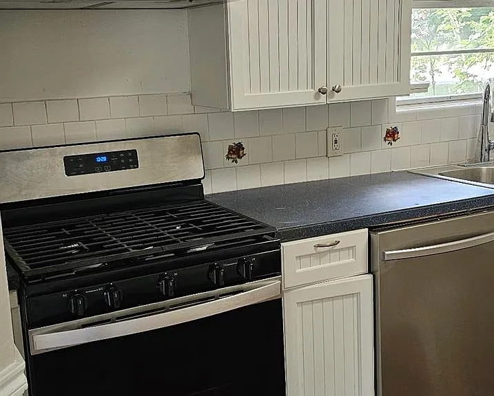 25602 Oakhurst Dr — Photo 12