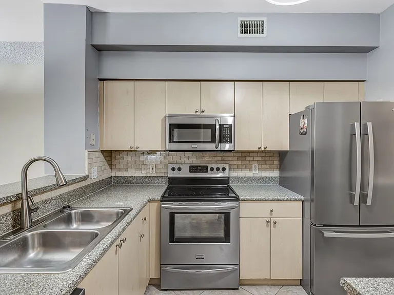 1105 Reserve Ct #307 — Photo 4