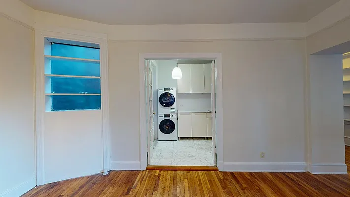 Rented by Bond New York | media 3