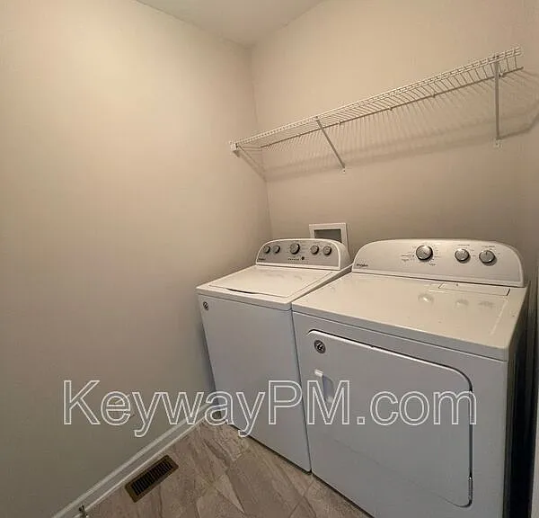 1206 Cobblefield Dr — Photo 16