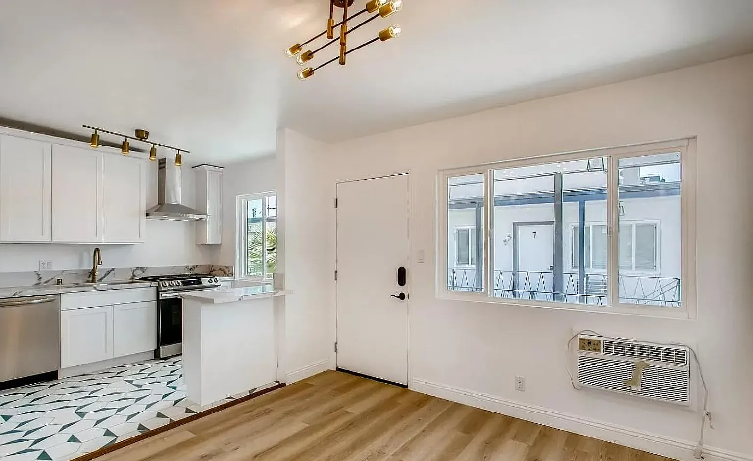 3820 Overland Ave — Photo 1