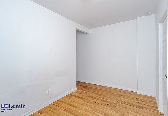4th image of 450 E 81st St APT 25