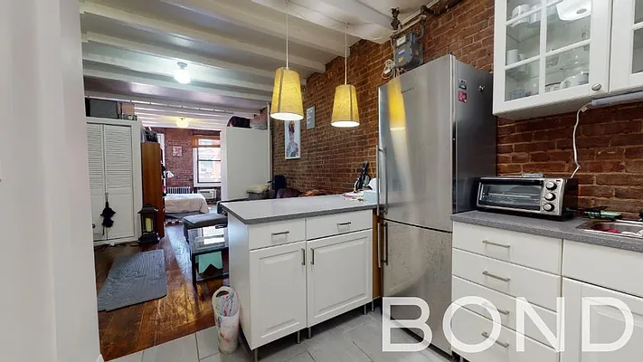 Rented by Bond New York | media 12