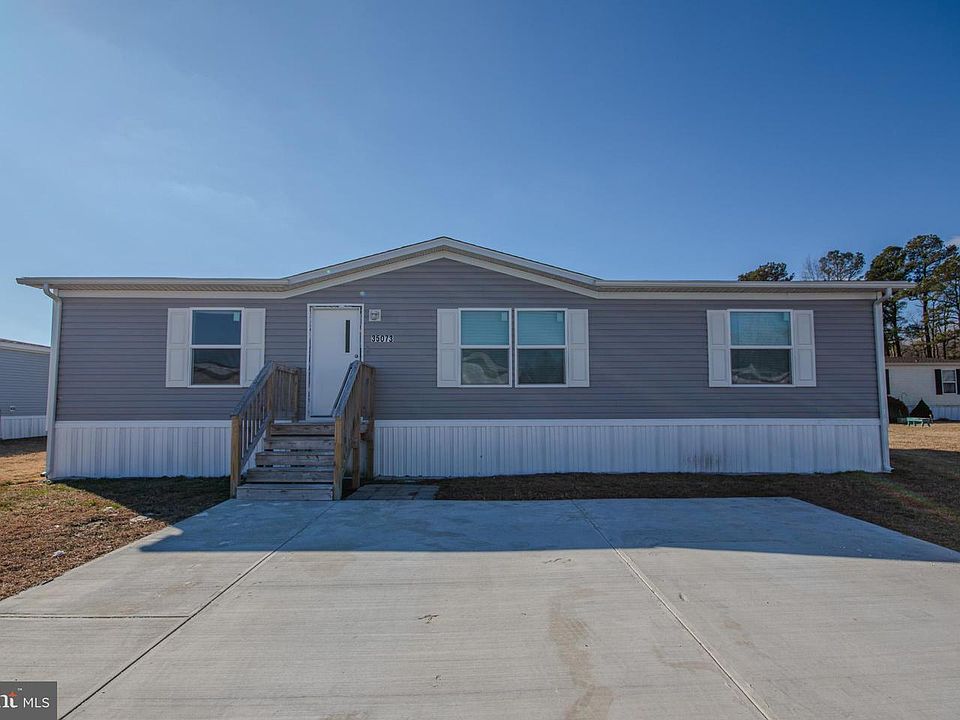 1st image of 35073 Bracken Ct