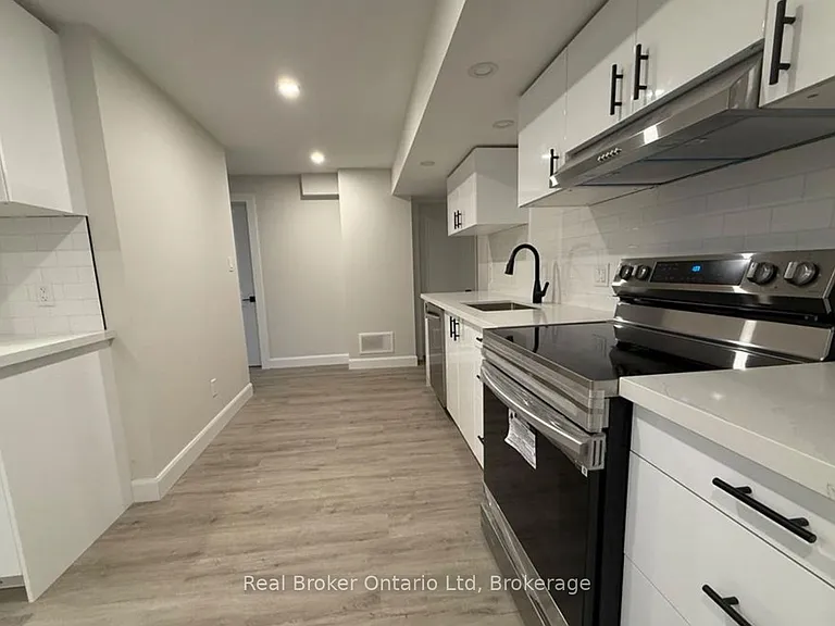 29 Hewitt Pl — Photo 3