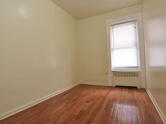 4th image of 390 E 21st St APT 1A