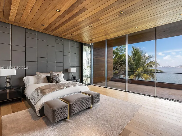 825 E Dilido Dr — Photo 13