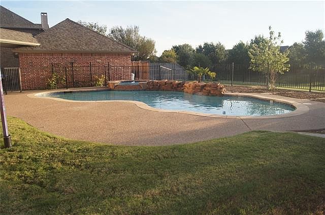 1st image of 1309 Penny Ln