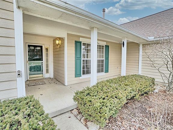 3rd image of 1321 Rose Lake Dr