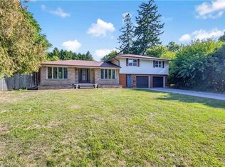 10 Harris Ave, Brantford, ON N3R 2E9