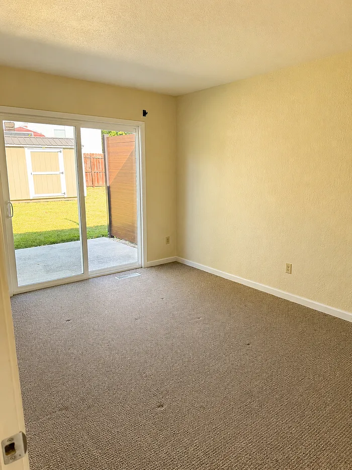 2 bed, 1.0 bath, 1000 sqft, $1,250 — Photo 4