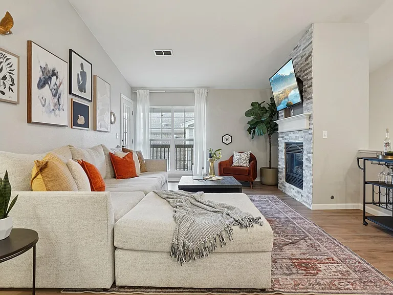 4271 S Blackhawk Cir #2C — Photo 3