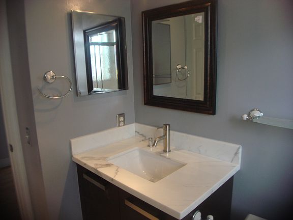 Second full bathroom with bathtub