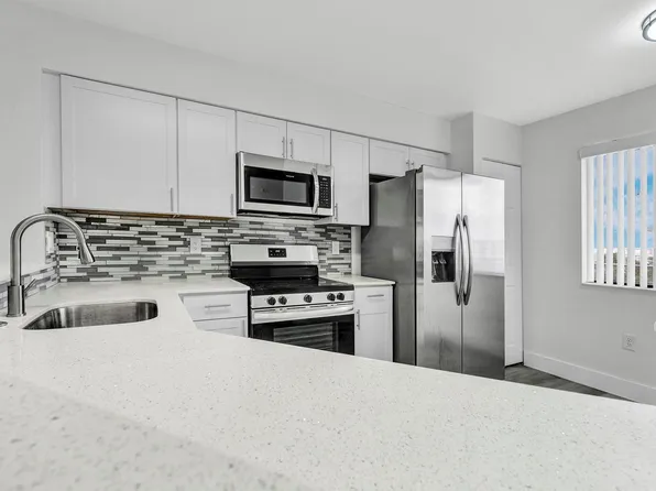 2334 S Cypress Bend Drive #811, Pompano Beach, FL 33069