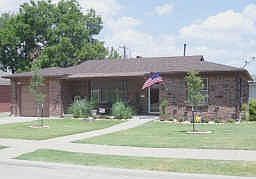 1st image of 813 Perry Dr