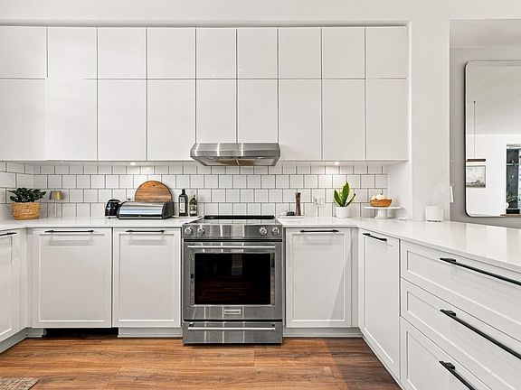 4th image of 3529 Baycrest Ave #149