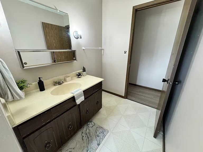 1815 Alden Ave — Photo 25