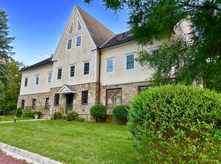 2 Hollyhock Rd #A6, Wilton, CT 06897