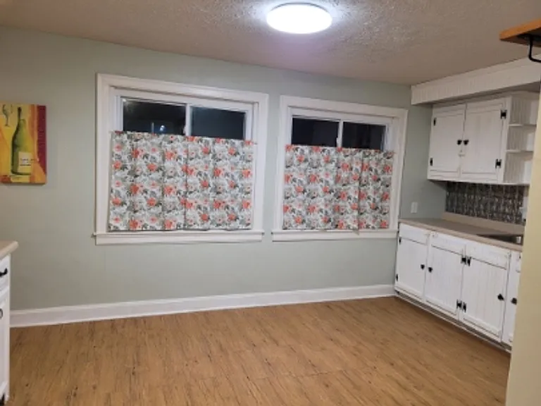 1121 Elm St — Photo 19