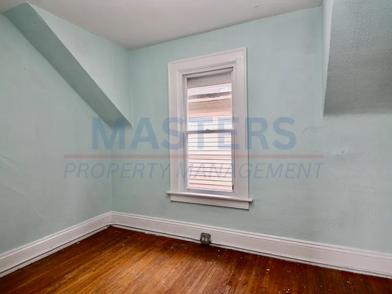2563 Foraker Ave — Photo 11
