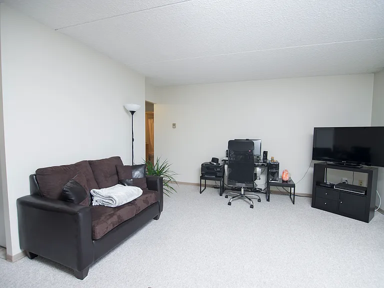 9 Mandalay Dr — Photo 11