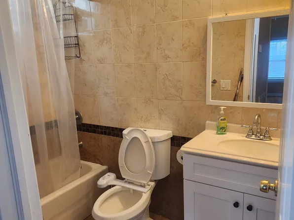 352 Woodlawn Avenue image 13 of 13