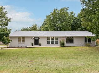 957 E Township St, Fayetteville, AR 72703