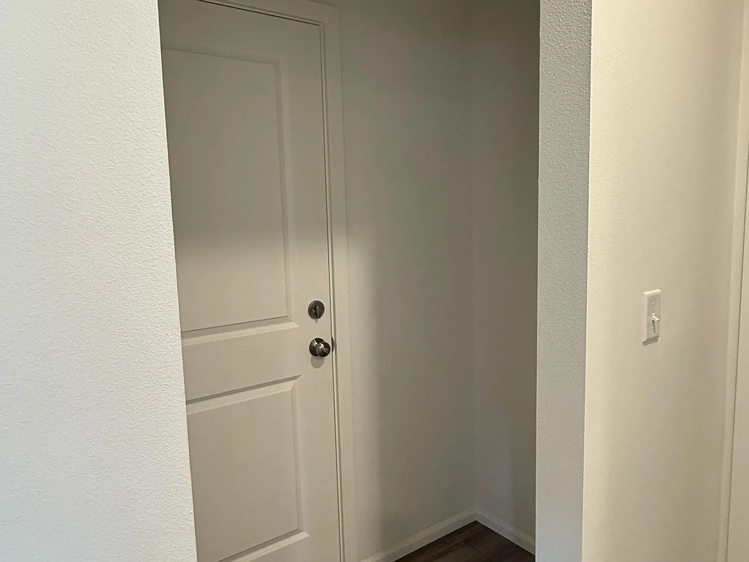 5 bed, 2.5 bath, 2533 sqft, $3,445 — Photo 2