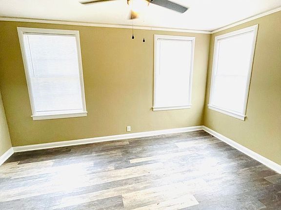 2nd image of 10 Oak Forest Dr