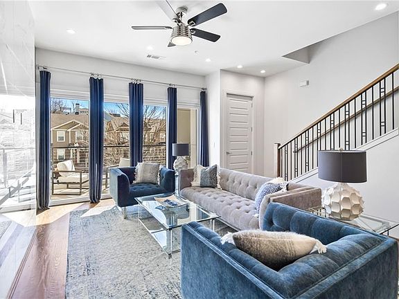 4th image of 223 16th St NW #5